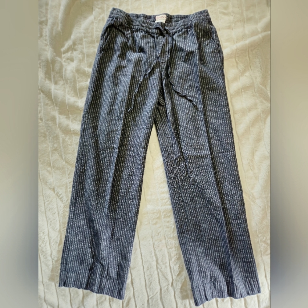 Merona Pullon Navy Pinstripe Wide Leg Pants. Women's size Small